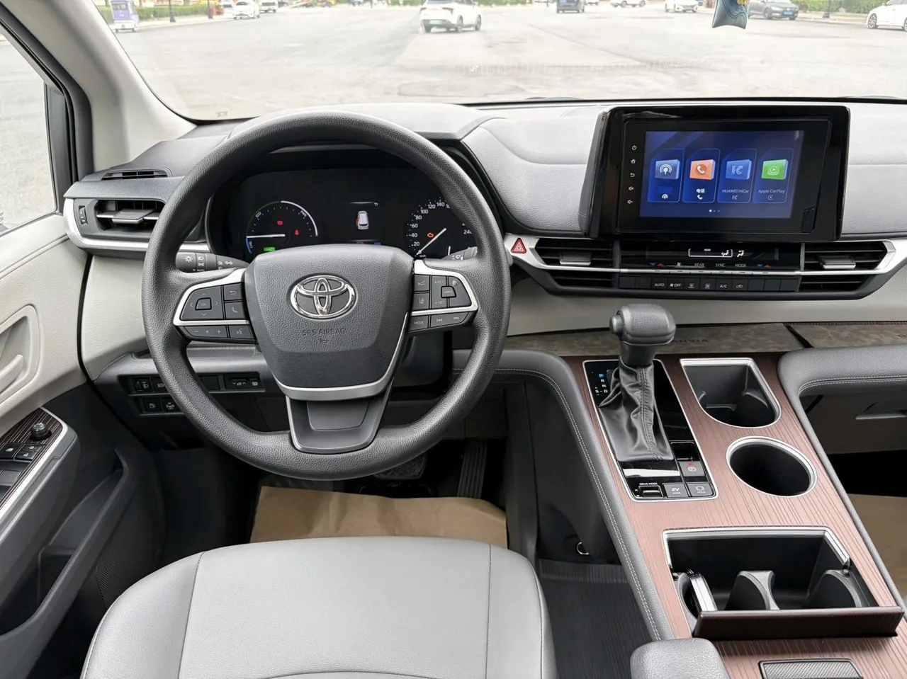 Toyota 2024 Grevia HYBRID 2.5 Stepless Comfort Edition Automatic Transmission 7