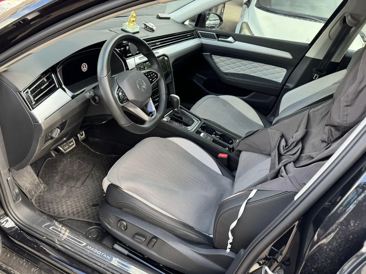 Volkswagen 2024 Magotan 2.0TSI 330TSI 2 million luxury automatic gear 3
