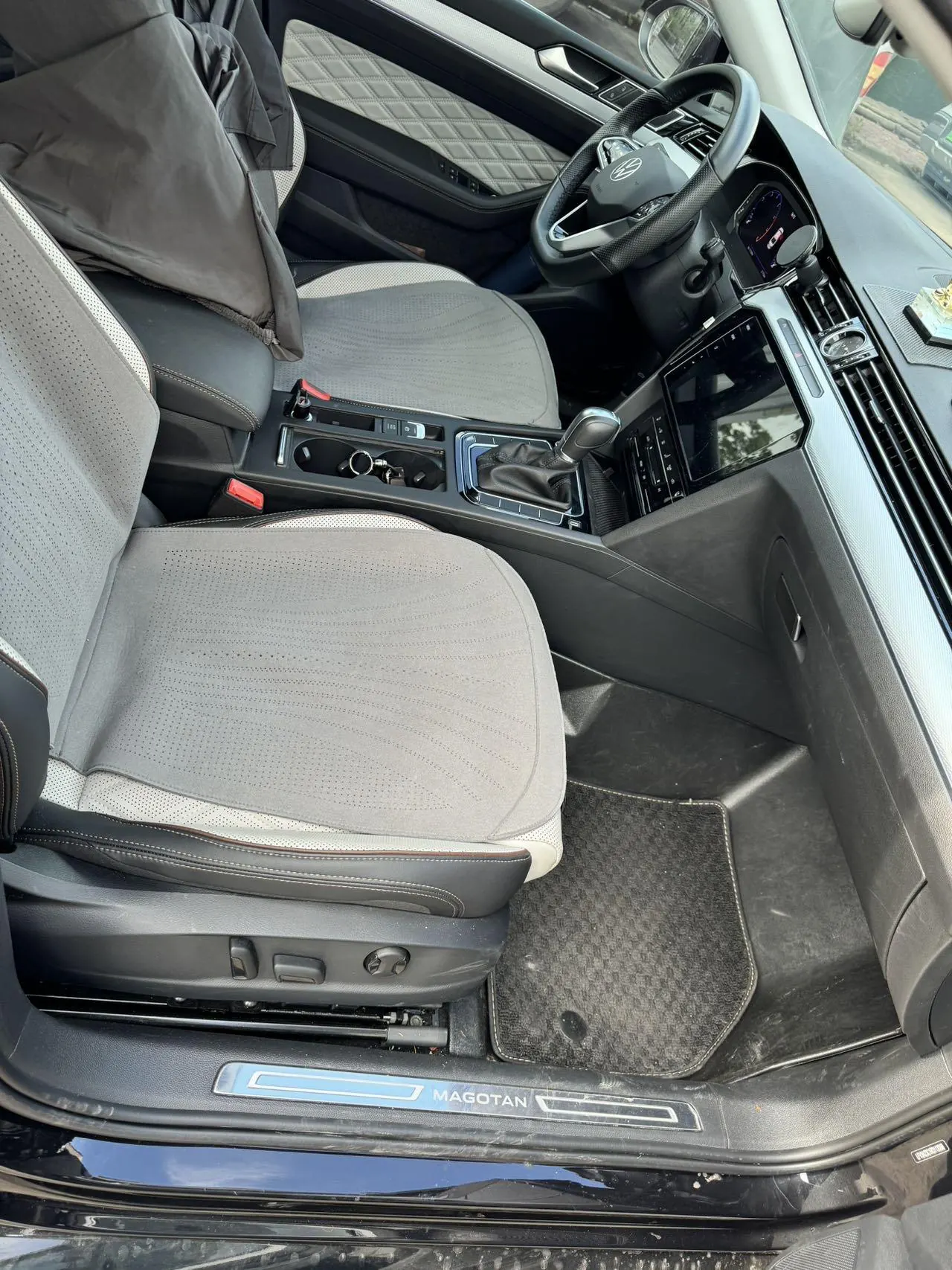 Volkswagen 2024 Magotan 2.0TSI 330TSI 2 million luxury automatic gear 6