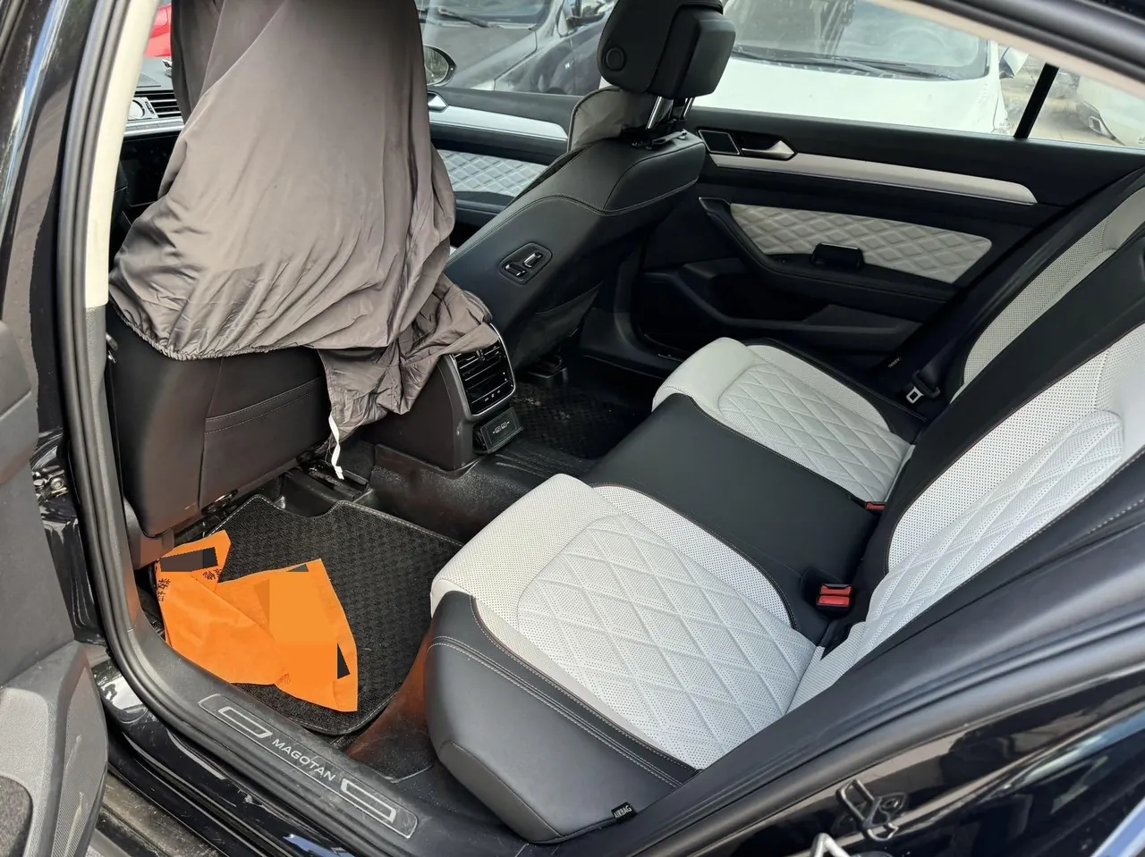 Volkswagen 2024 Magotan 2.0TSI 330TSI 2 million luxury automatic gear 7