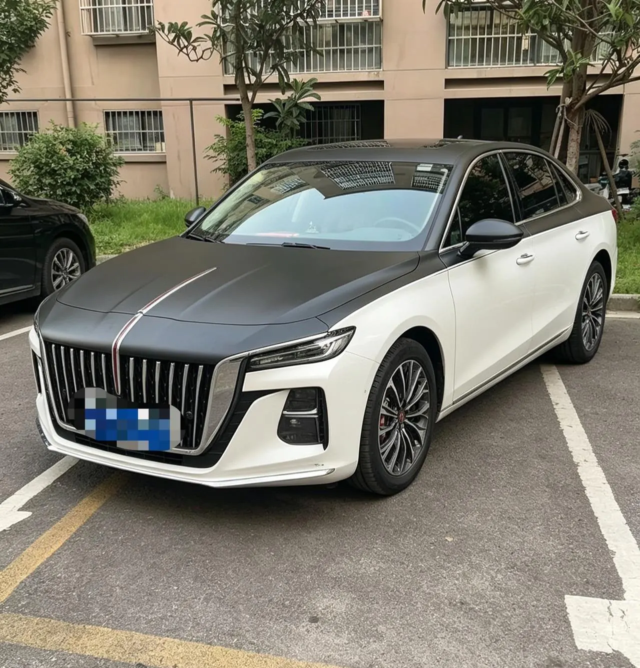 Открыть галерею: HongQi 2023 H5 1.5T Zhilian Flag Rhyme Edition Automatic Gear