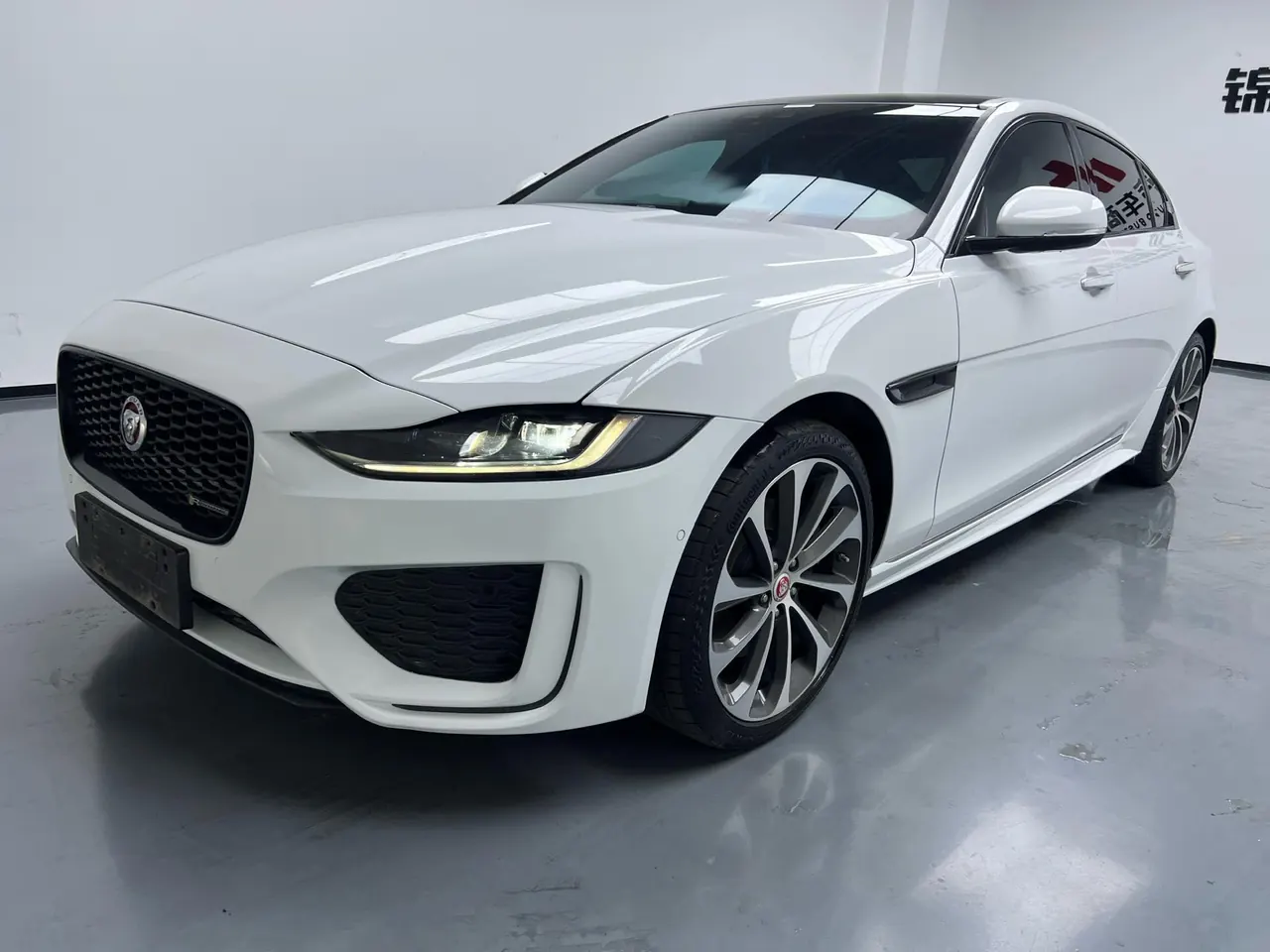 Open image lightbox: Jaguar 2021 XEL 2.0T 200PS R-DYNAMIC Youth Sports Edition Automatic Gear