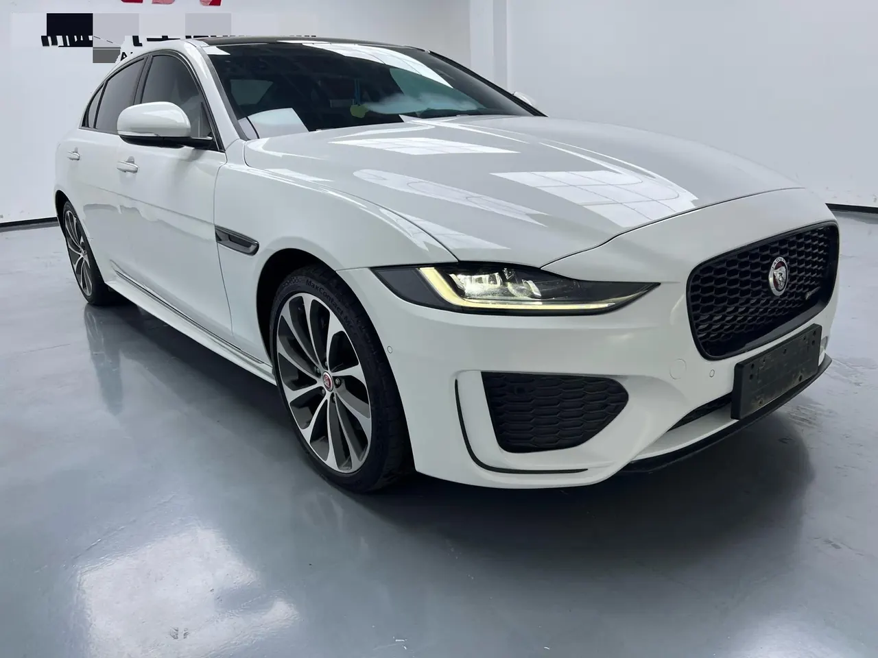 Jaguar 2021 XEL 2.0T 200PS R-DYNAMIC Youth Sports Edition Automatic Gear 3