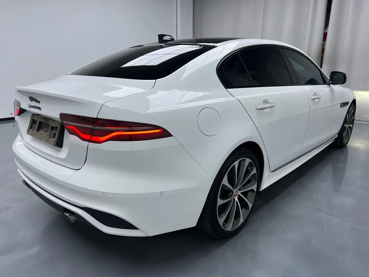 Jaguar 2021 XEL 2.0T 200PS R-DYNAMIC Youth Sports Edition Automatic Gear 6