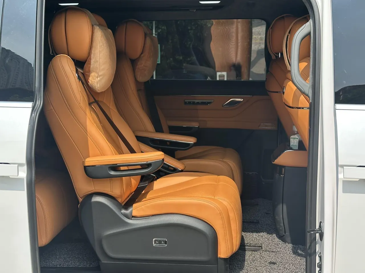 LEVC 2024 L 380 140 8-seat 4-wheel Max automatic gear 5