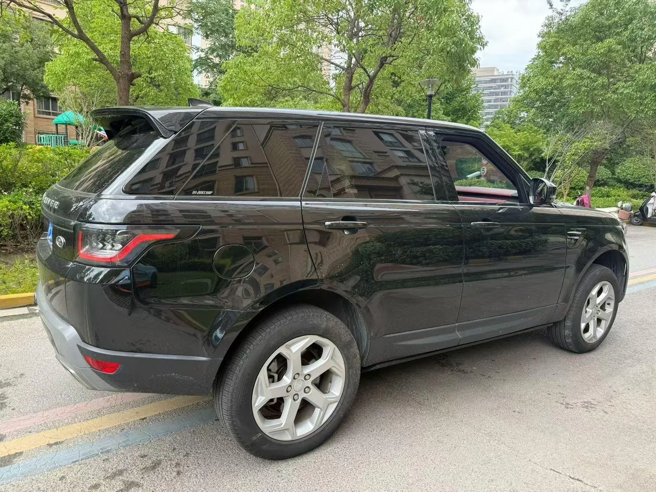 Land Rover Range Rover Sport (Imported) 2021 Range Rover Sport 48V 3.0T L6 SE Automatic Gear 9