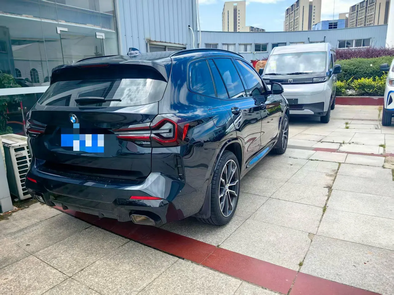 BMW 2023 X3 xDrive30i 2.0T Leading M Obsidian Night Kit (Changed) Automatic Gear 3