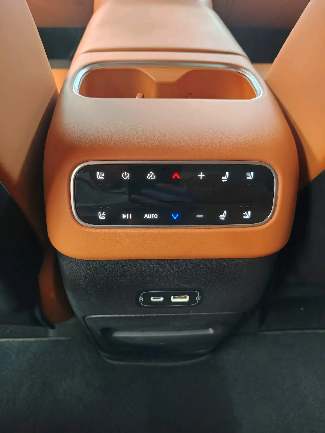 Leapmotor 2026 C 16 280 Laser Radar Zhizun Edition 6-seat Automatic Gear 16
