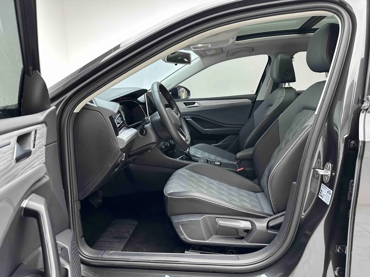 Volkswagen 2024 Sagittarius 1.5TSI 300TSI Exceed Edition Automatic Gear 4