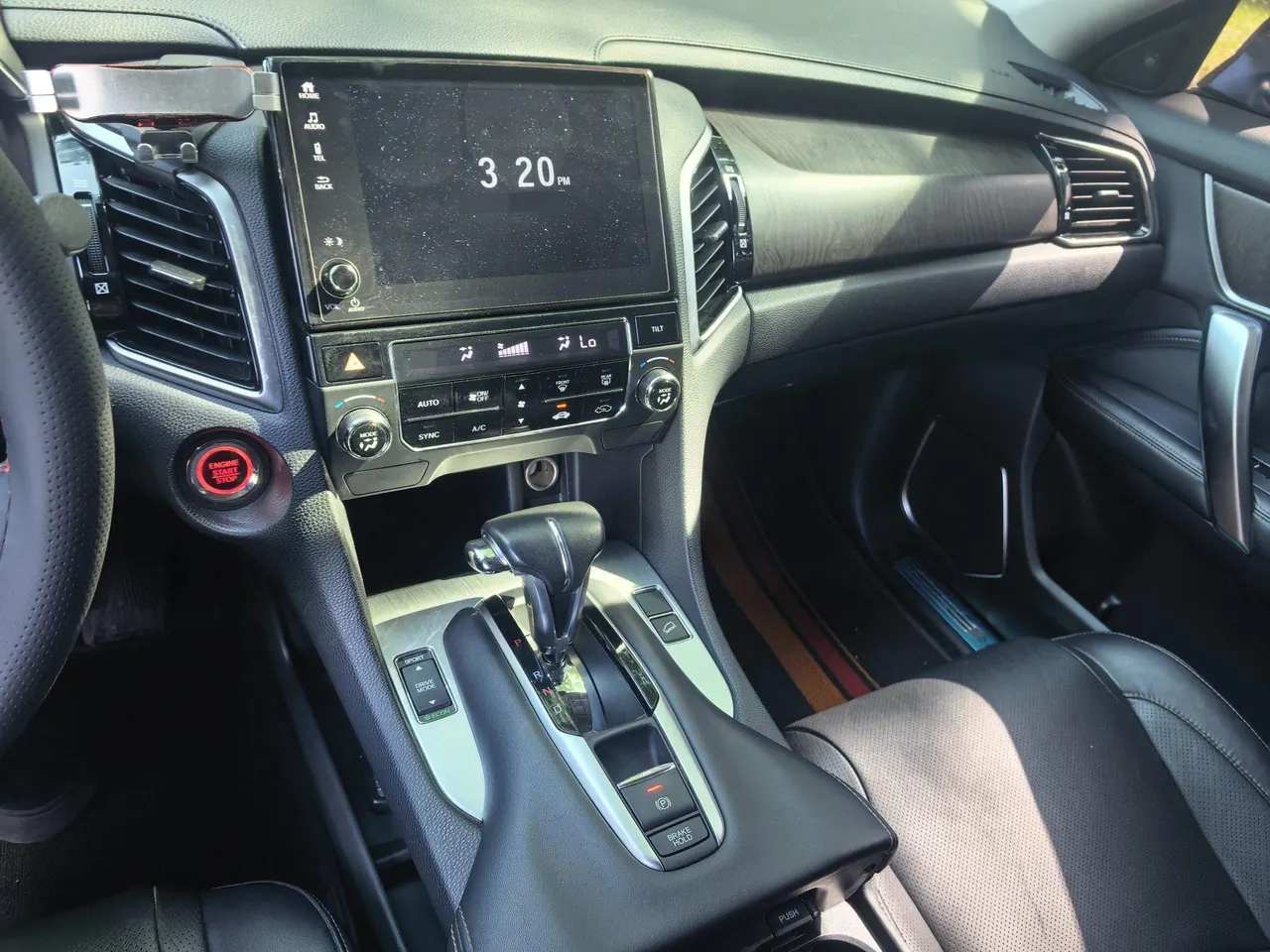 Honda 2022 Crown Road 1.5T Stepless 240TURBO Two-Drive Limited Commemorative Edition Automatic Gear 2
