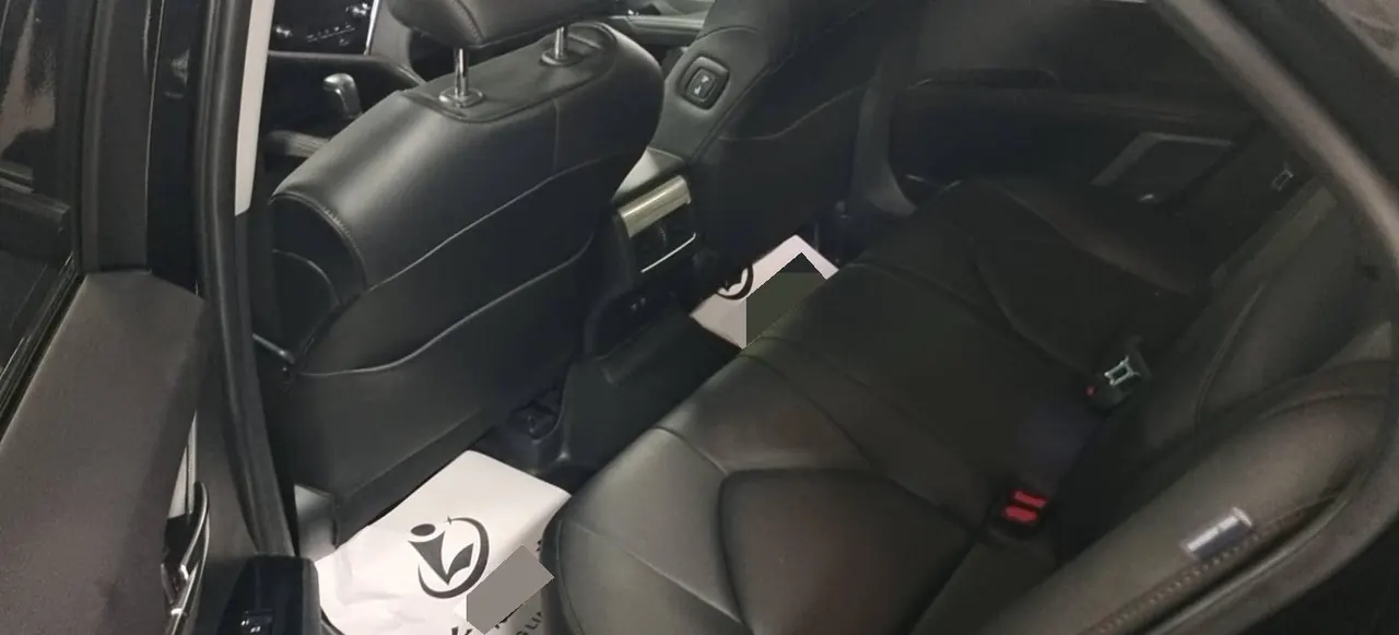 Toyota 2021 Camry Dual Engine 2.5HG Stepless Deluxe Automatic Gear 3