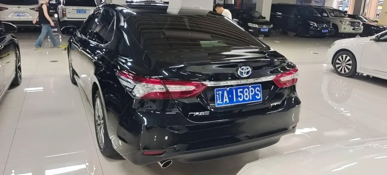 Toyota 2021 Camry Dual Engine 2.5HG Stepless Deluxe Automatic Gear 4