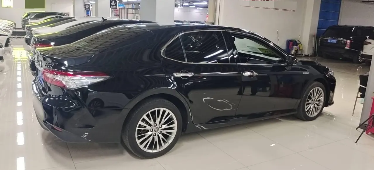 Toyota 2021 Camry Dual Engine 2.5HG Stepless Deluxe Automatic Gear 5