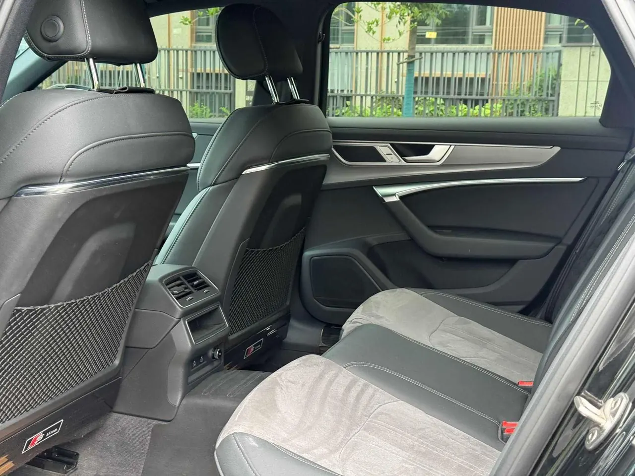 Audi 2023 A6L 2.0TFSI 40TFSI Deluxe Elegant Automatic 5