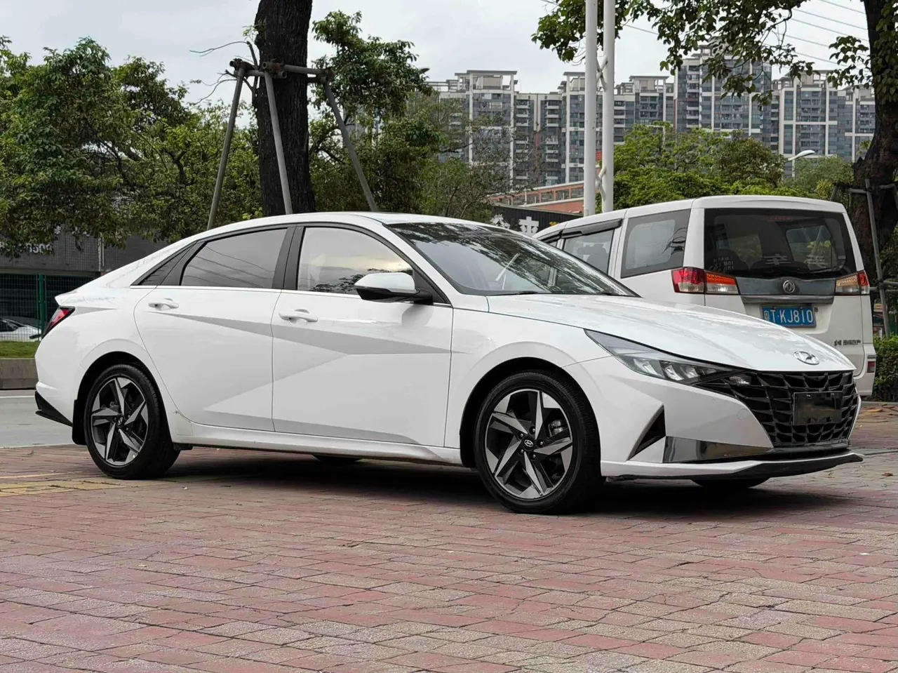 Hyundai 2021 Elantra -3-compartment 1.5 stepless LUX premium automatic gear 3