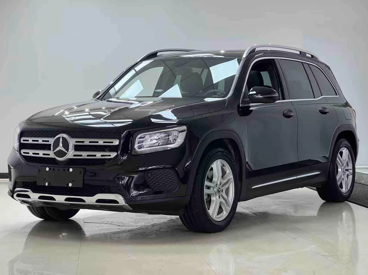 Mercedes Benz 2021 GLB 180 1.3T Dynamic Automatic - View 1