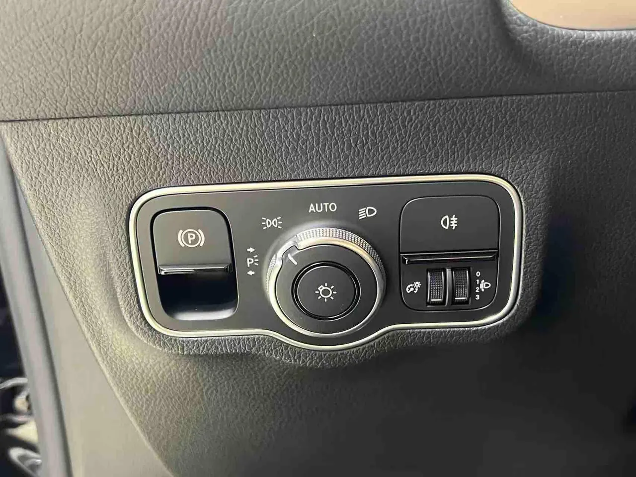 Mercedes Benz 2021 GLB 180 1.3T Dynamic Automatic 15
