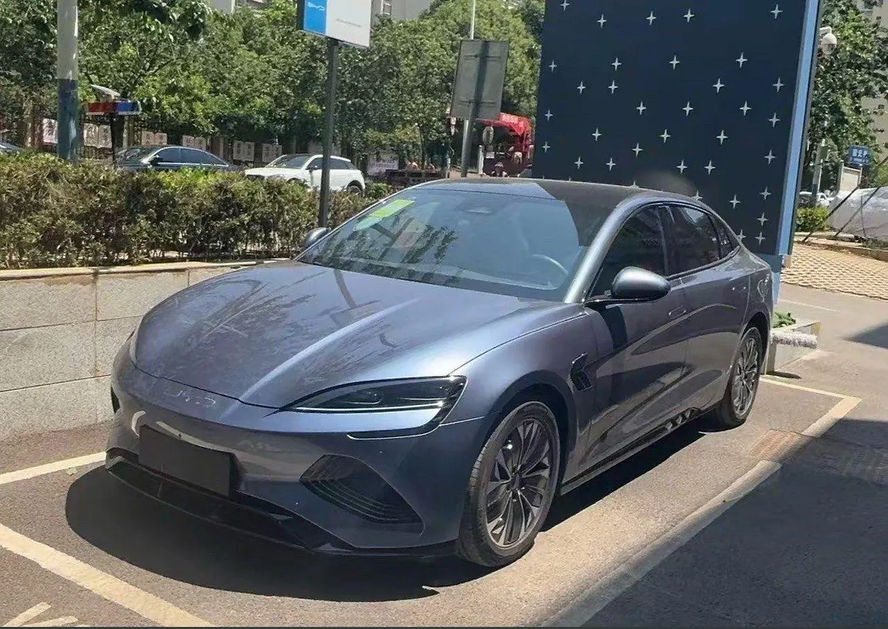 BYD 2023 Seal Champion Edition 550km Honorable Automatic Gear - View 1