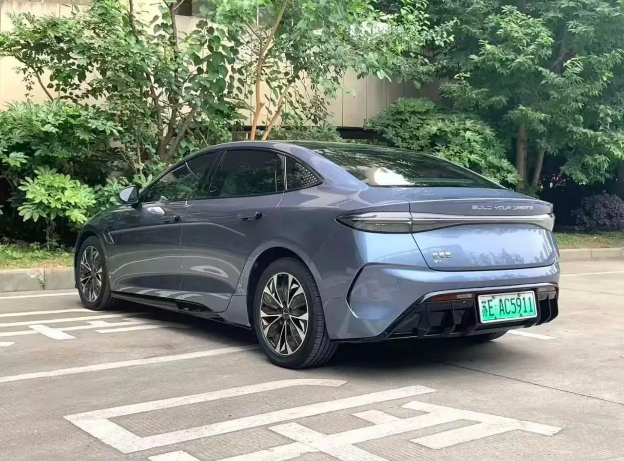 BYD 2023 Seal Champion Edition 550km Honorable Automatic Gear 5