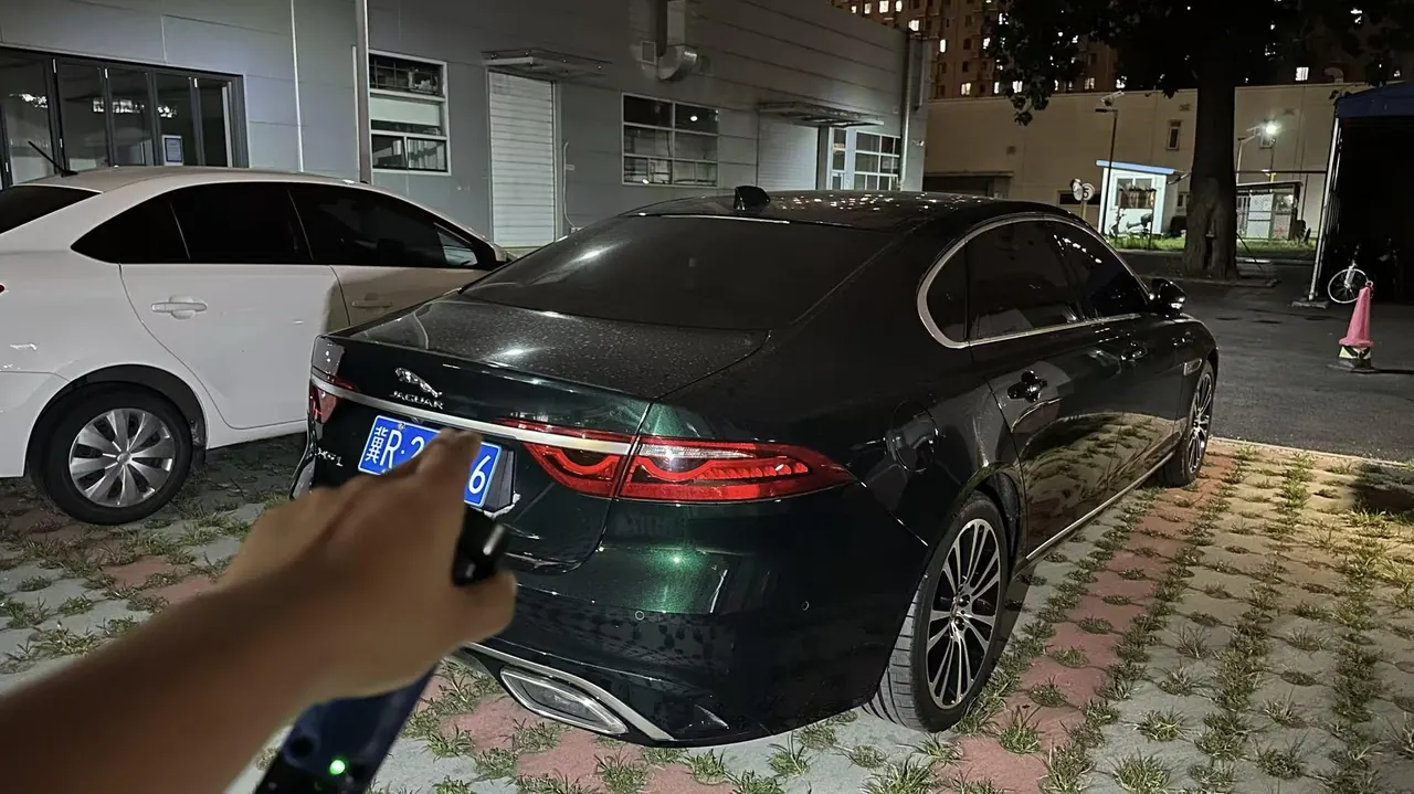 Jaguar 2025 XFL 2.0T P 12500.00g Drive Enjoy Deluxe Edition Automatic Gear 5