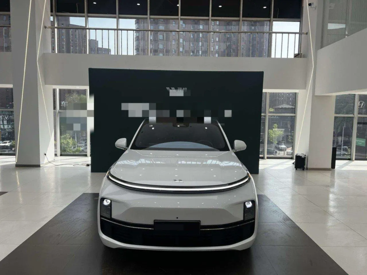 Li 2025 L8 Ultra Smart New Edition Automatic Gear 3