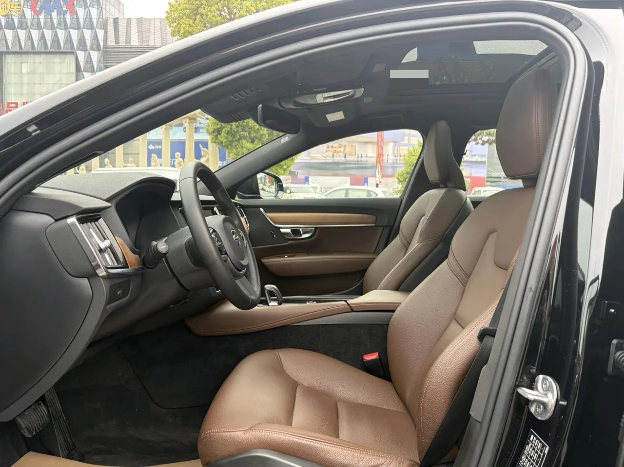 Volvo 2024 S90 48V 2.0T B5 Zhiyi Deluxe Edition Automatic Gear 4