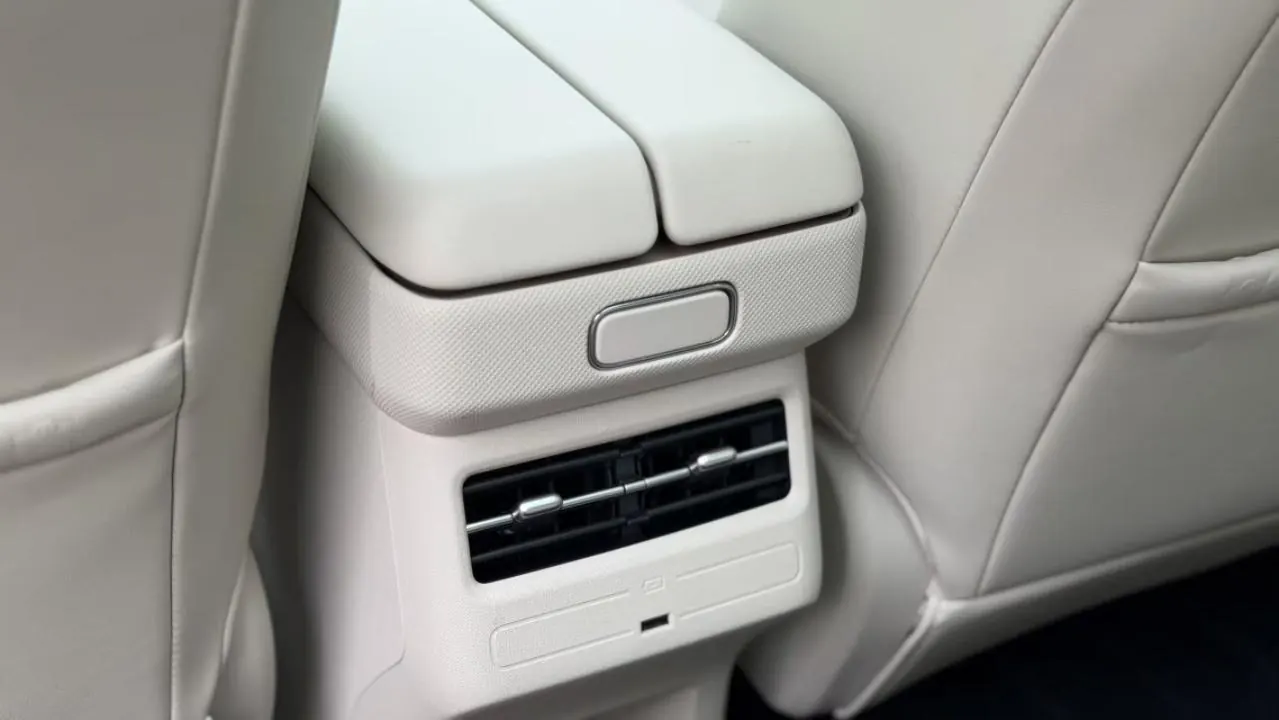 Toyota 2025 Platinum Intelligence 3X 520 Pro Advanced Intelligence Driving Edition Automatic Gear 11