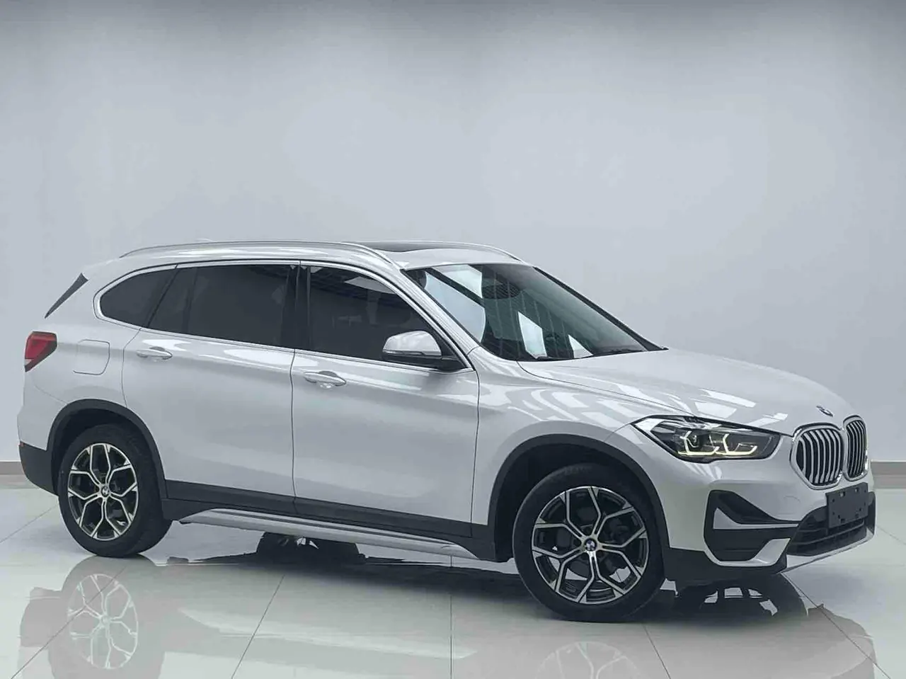 BMW 2022 X1 sDrive20Li 1.5T exclusive automatic gear 2