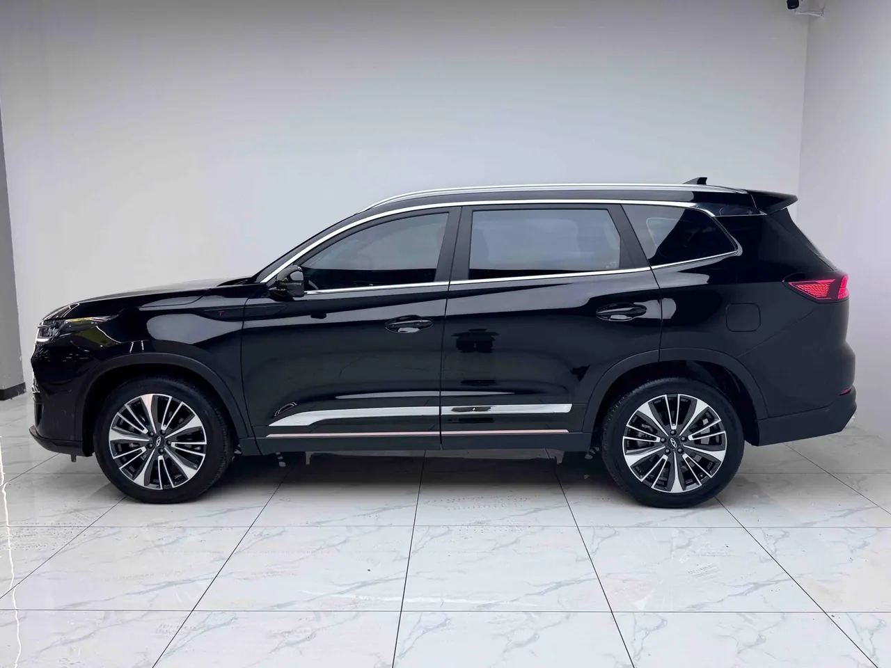 Chery 2024 Ruihu 8 PRO 2.0T 390T Champion Edition Two-wheel Drive Subut Edition 5-seat Automatic Gear 9