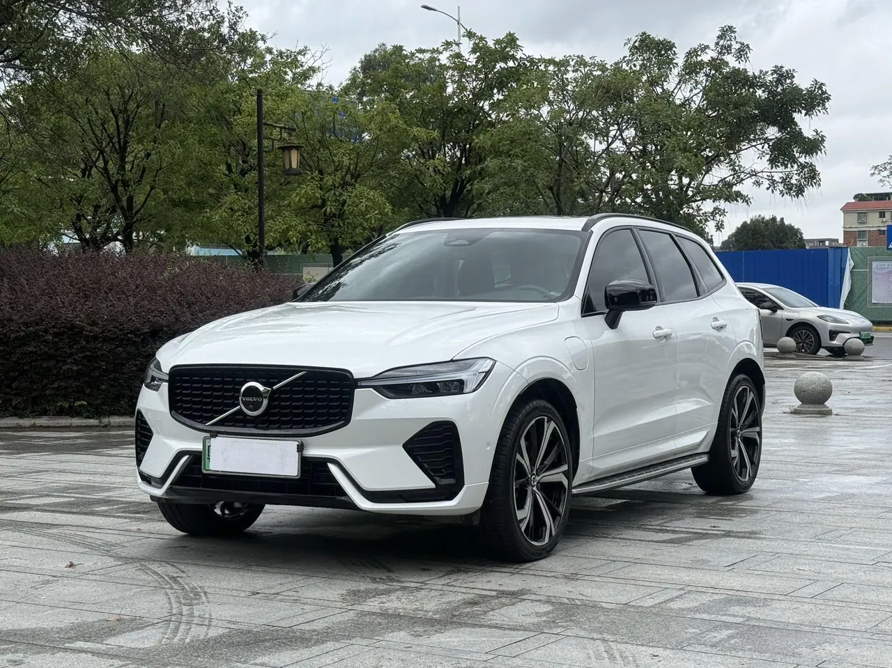 Volvo XC60 New Energy 2022 XC60 PHEV 2.0T T8 Long Endurance Four-wheel Drive Zhiyuan Sports Edition Automatic Gear - View 1
