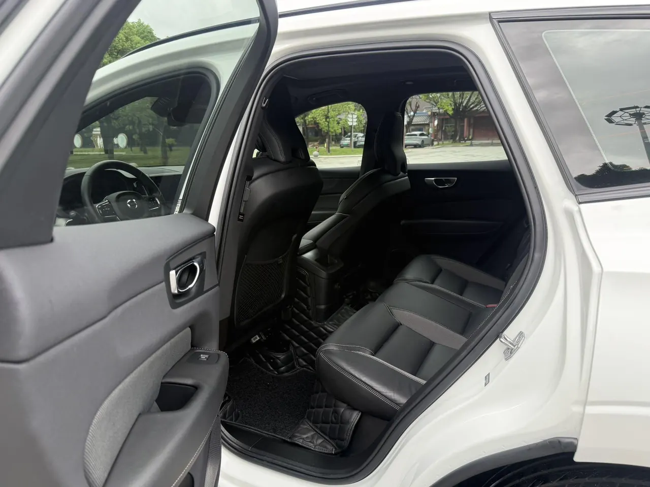 Volvo XC60 New Energy 2022 XC60 PHEV 2.0T T8 Long Endurance Four-wheel Drive Zhiyuan Sports Edition Automatic Gear 5