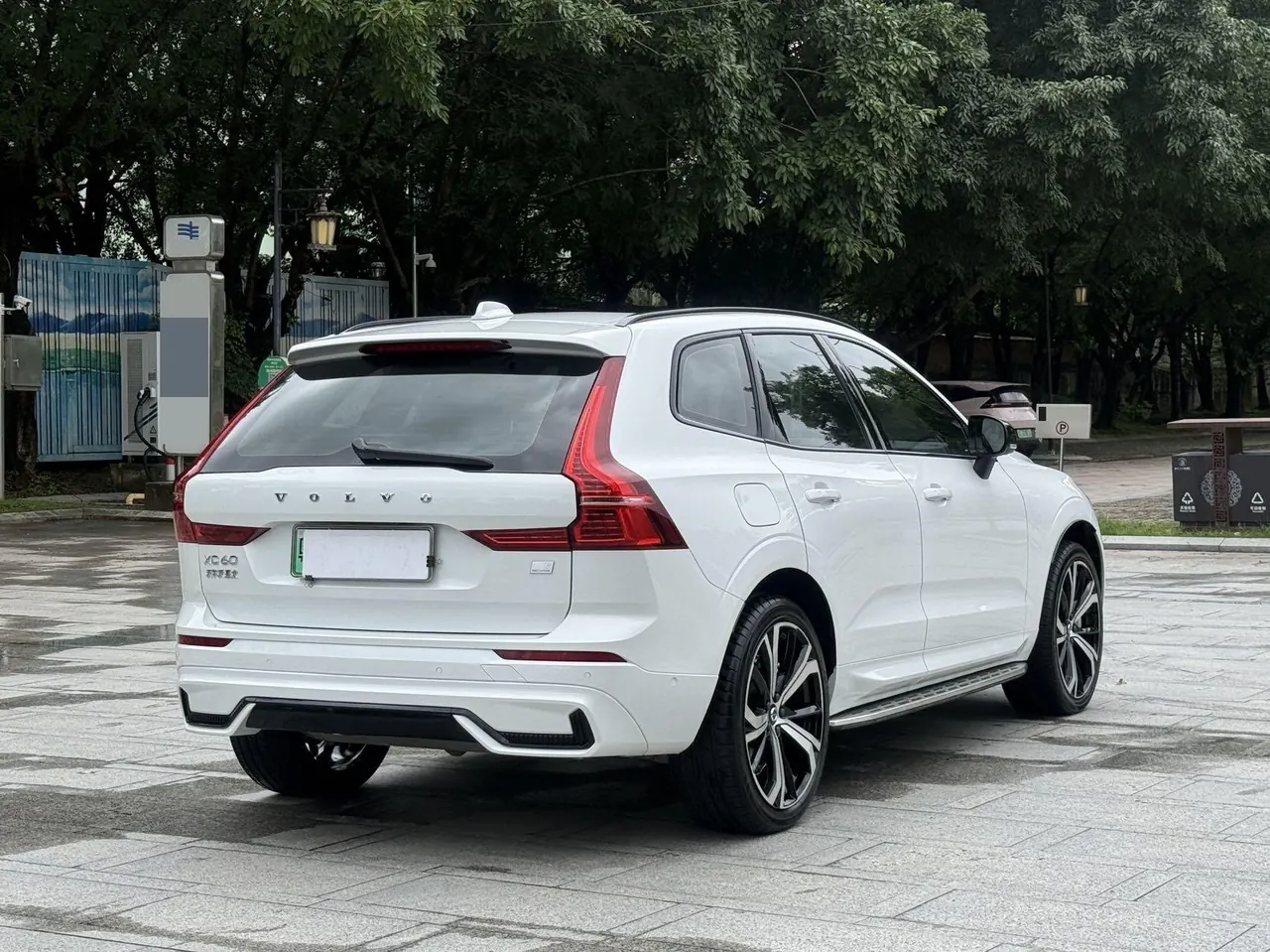 Volvo XC60 New Energy 2022 XC60 PHEV 2.0T T8 Long Endurance Four-wheel Drive Zhiyuan Sports Edition Automatic Gear 7