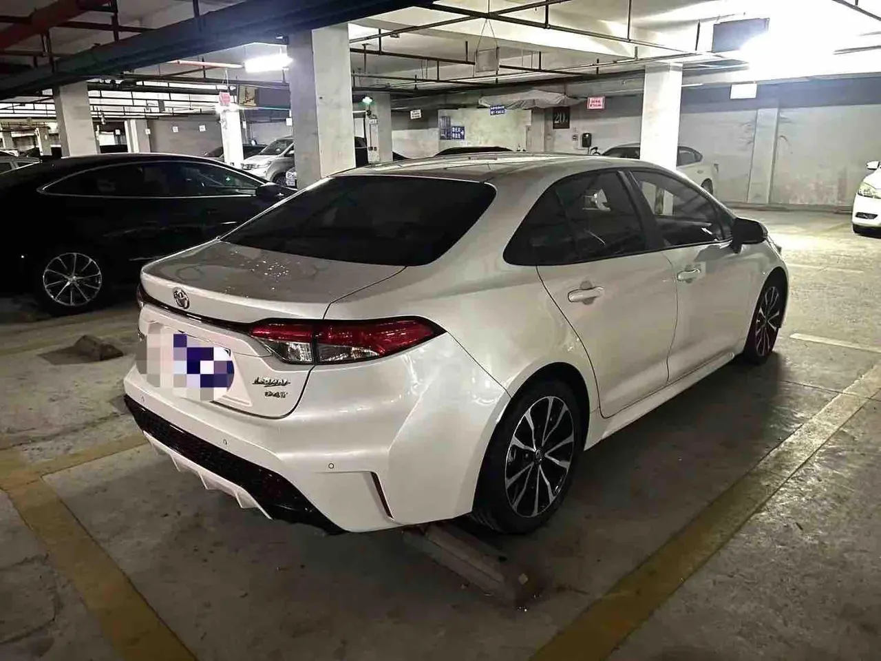 Toyota 2022 Lei Ling 1.2T Stepless 185T Sports Edition Automatic Gear 2