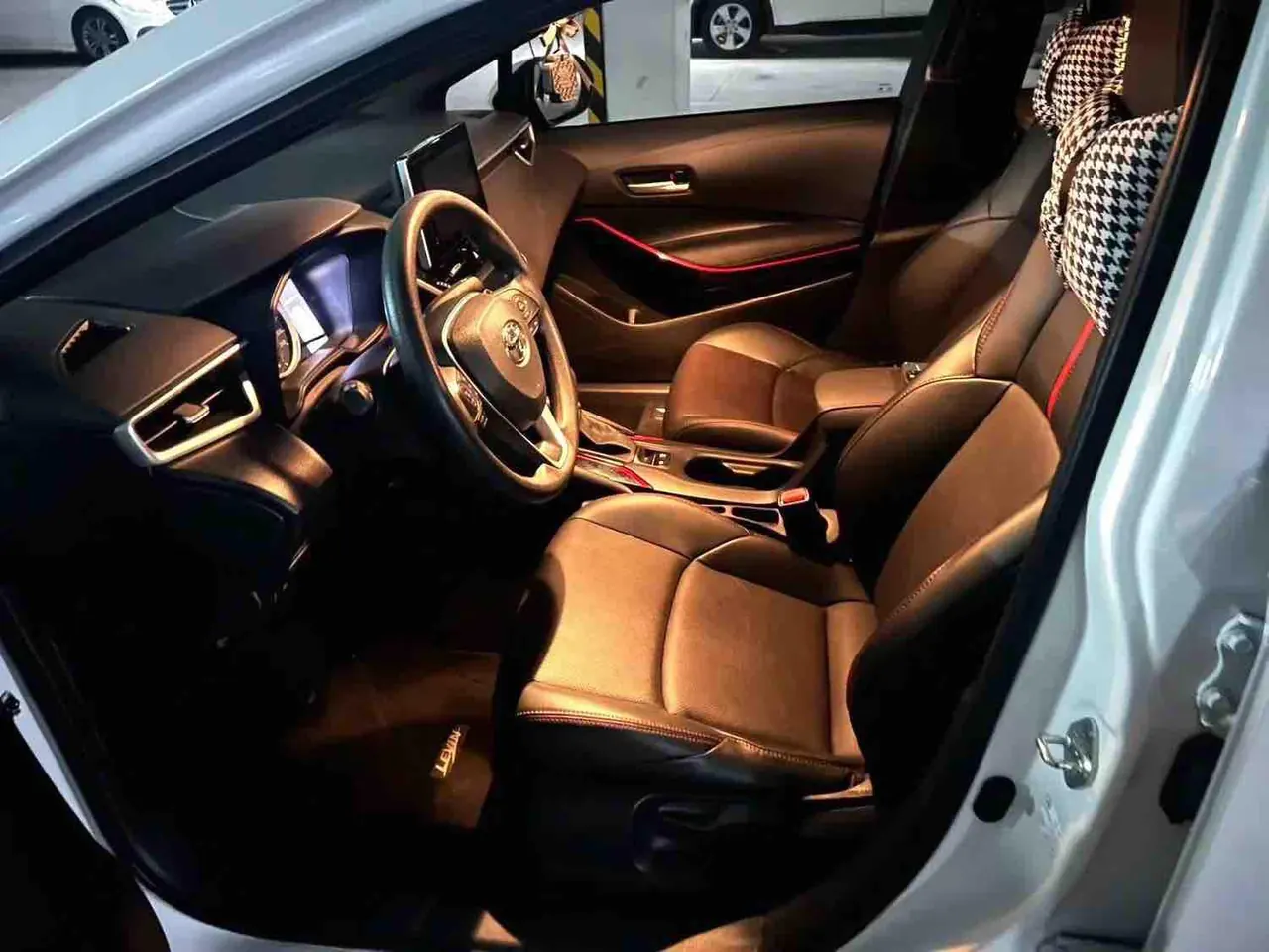 Toyota 2022 Lei Ling 1.2T Stepless 185T Sports Edition Automatic Gear 3