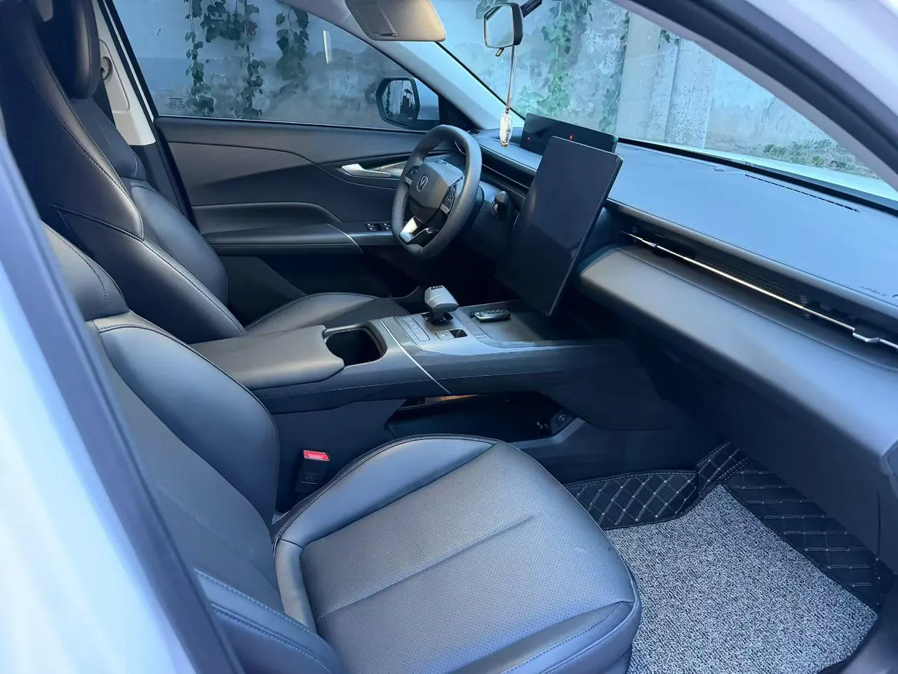 ChangAn 2025 Yidong 1.5T Blue Whale 500Bar Honorable Automatic Gear 5