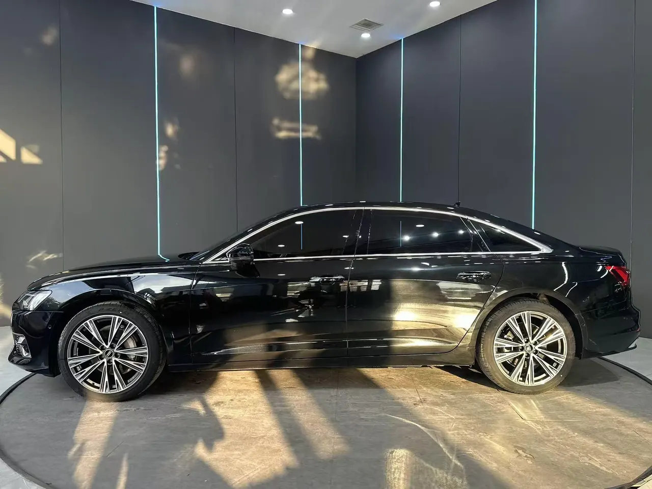Audi 2023 A6L 2.0TFSI 45TFSI Quattro Selected Elegant Automatic Gear 3