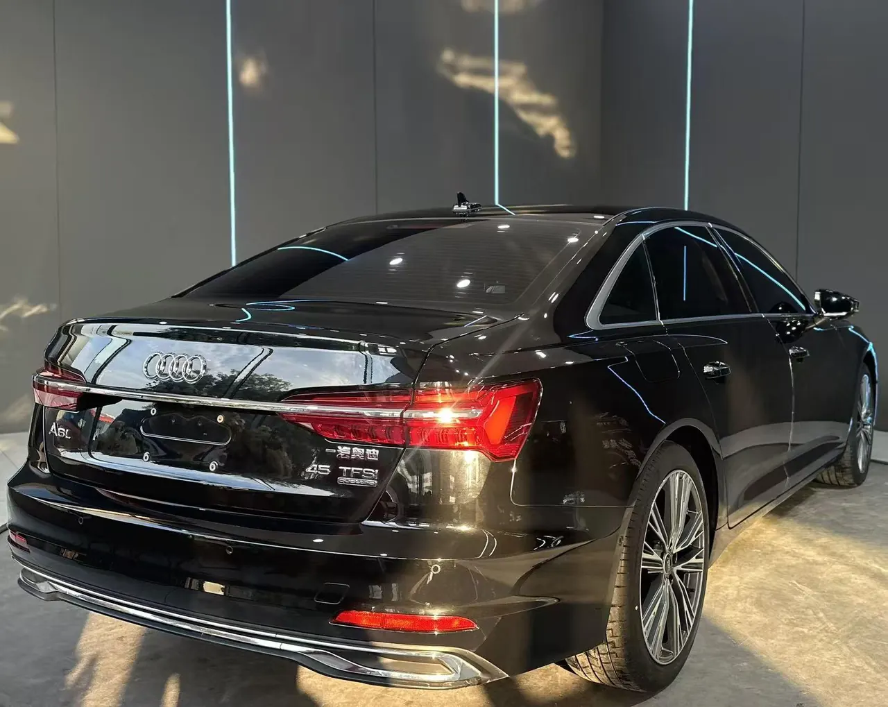 Audi 2023 A6L 2.0TFSI 45TFSI Quattro Selected Elegant Automatic Gear 5