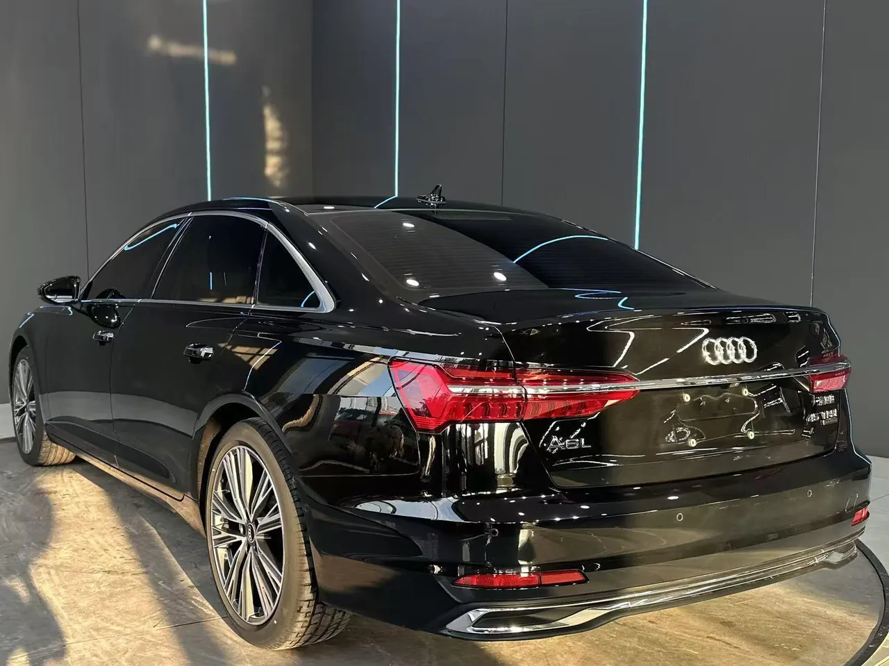 Audi 2023 A6L 2.0TFSI 45TFSI Quattro Selected Elegant Automatic Gear 6