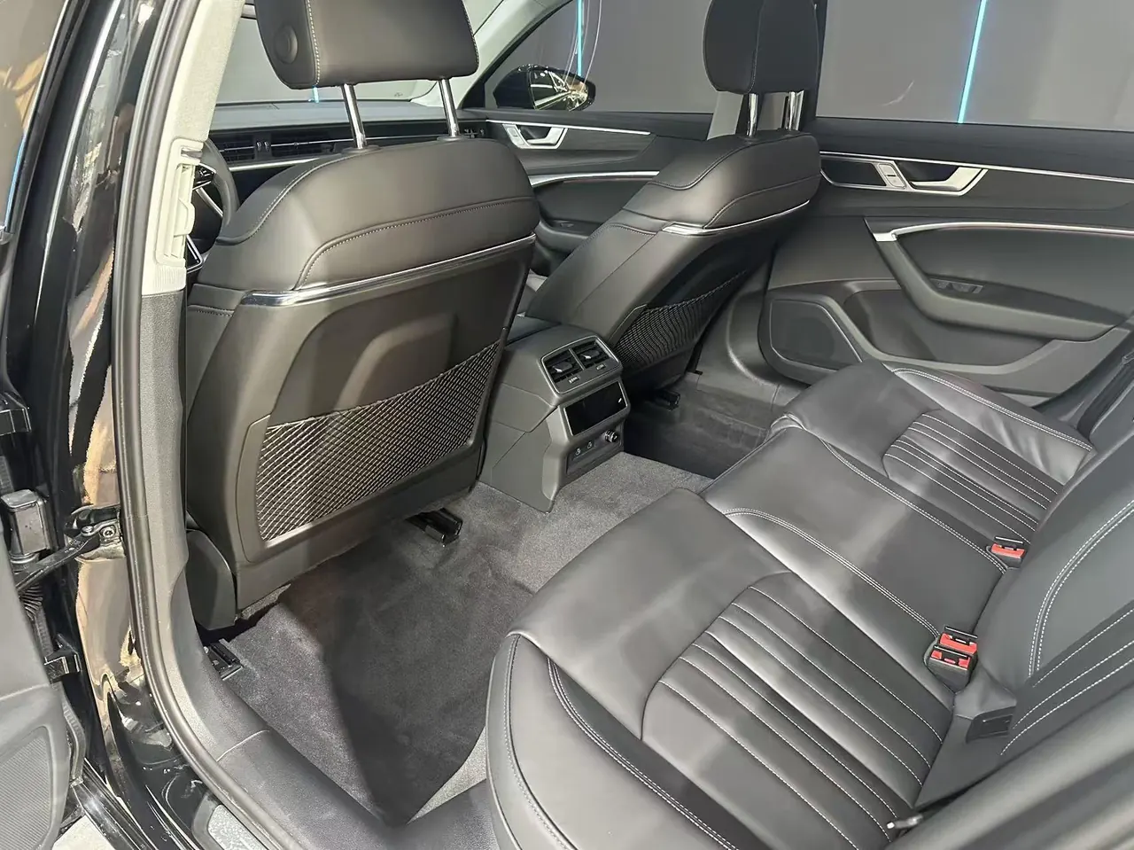 Audi 2023 A6L 2.0TFSI 45TFSI Quattro Selected Elegant Automatic Gear 8