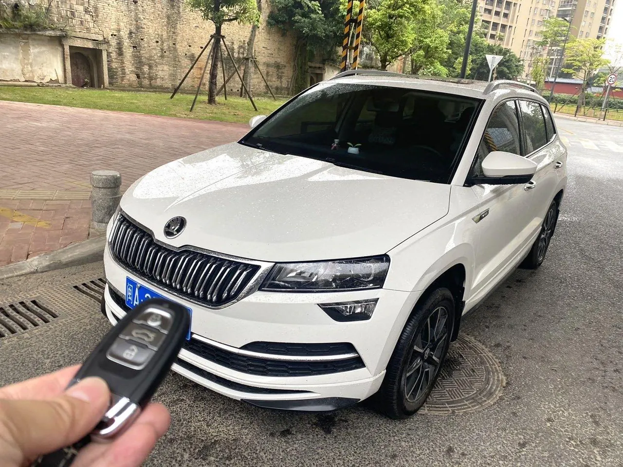 Открыть галерею: Skoda 2021 Keluoke 1.4TSI TSI280 Deluxe Edition Automatic Gear