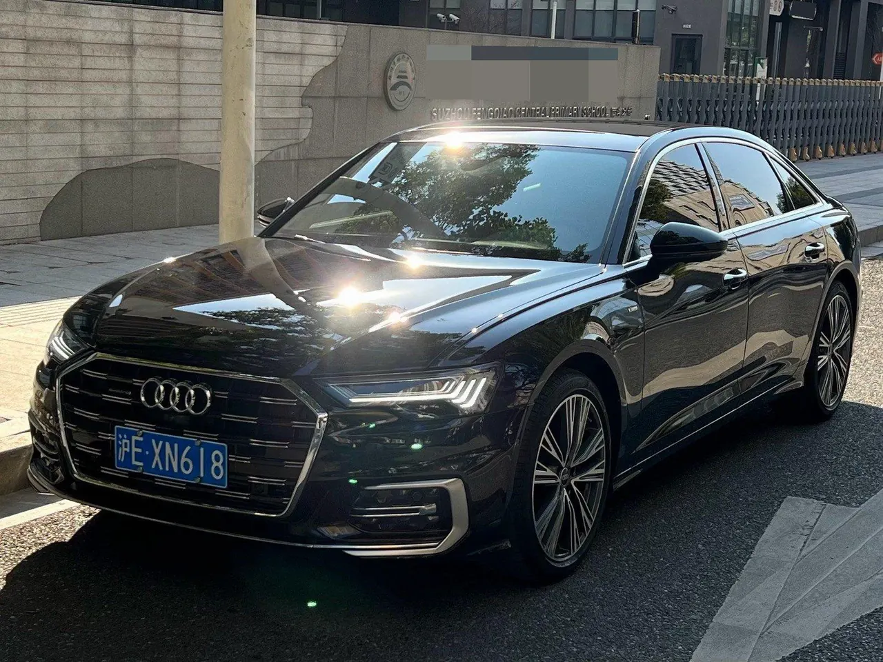 Audi 2025 A6L 2.0TFSI 45TFSI Quattro enjoy dynamic automatic transmission - View 1