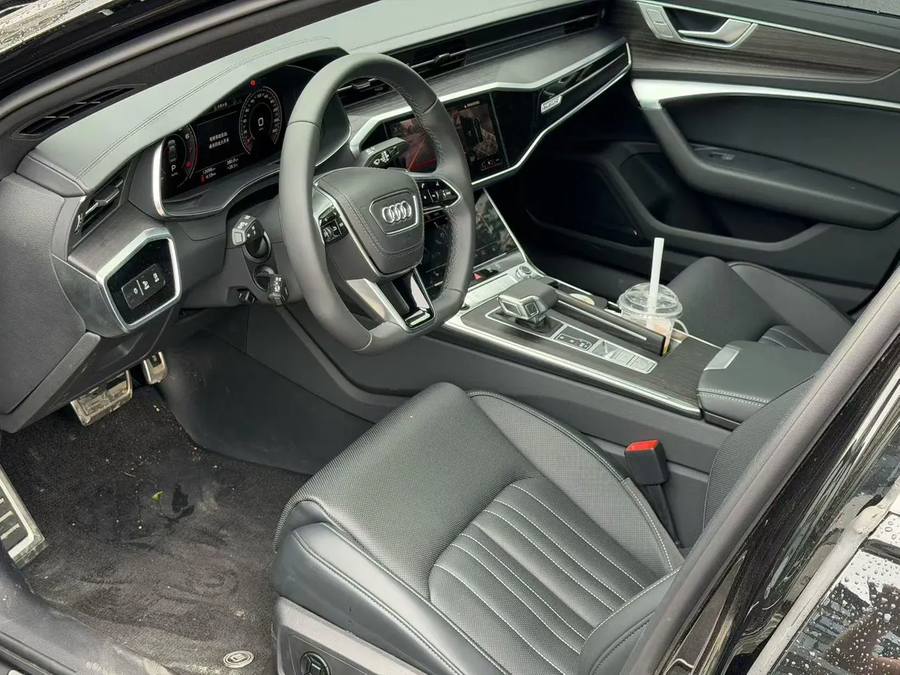 Audi 2025 A6L 2.0TFSI 45TFSI Quattro enjoy dynamic automatic transmission 2