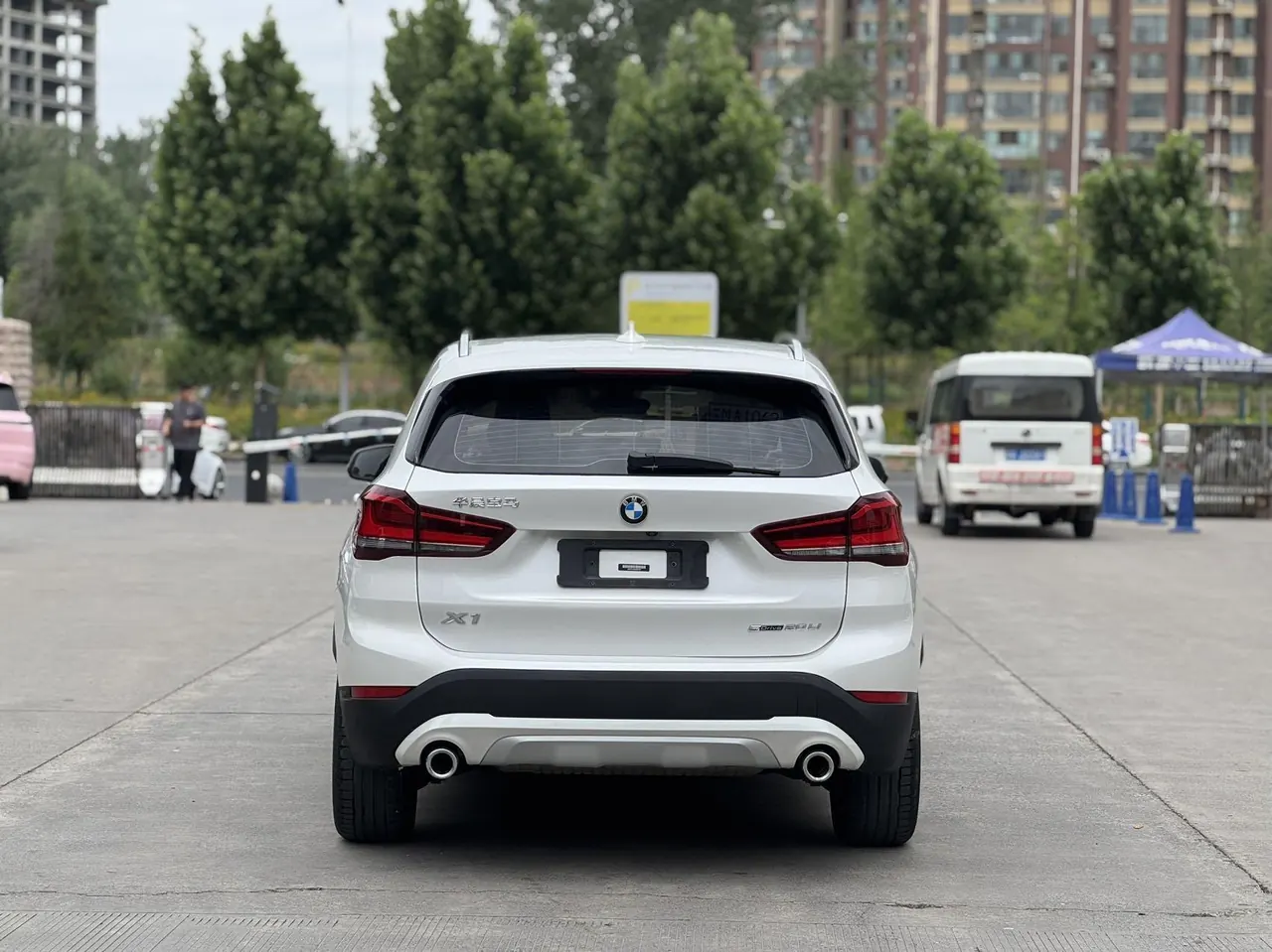 BMW 2022 X1 sDrive20Li 1.5T exclusive automatic gear 8