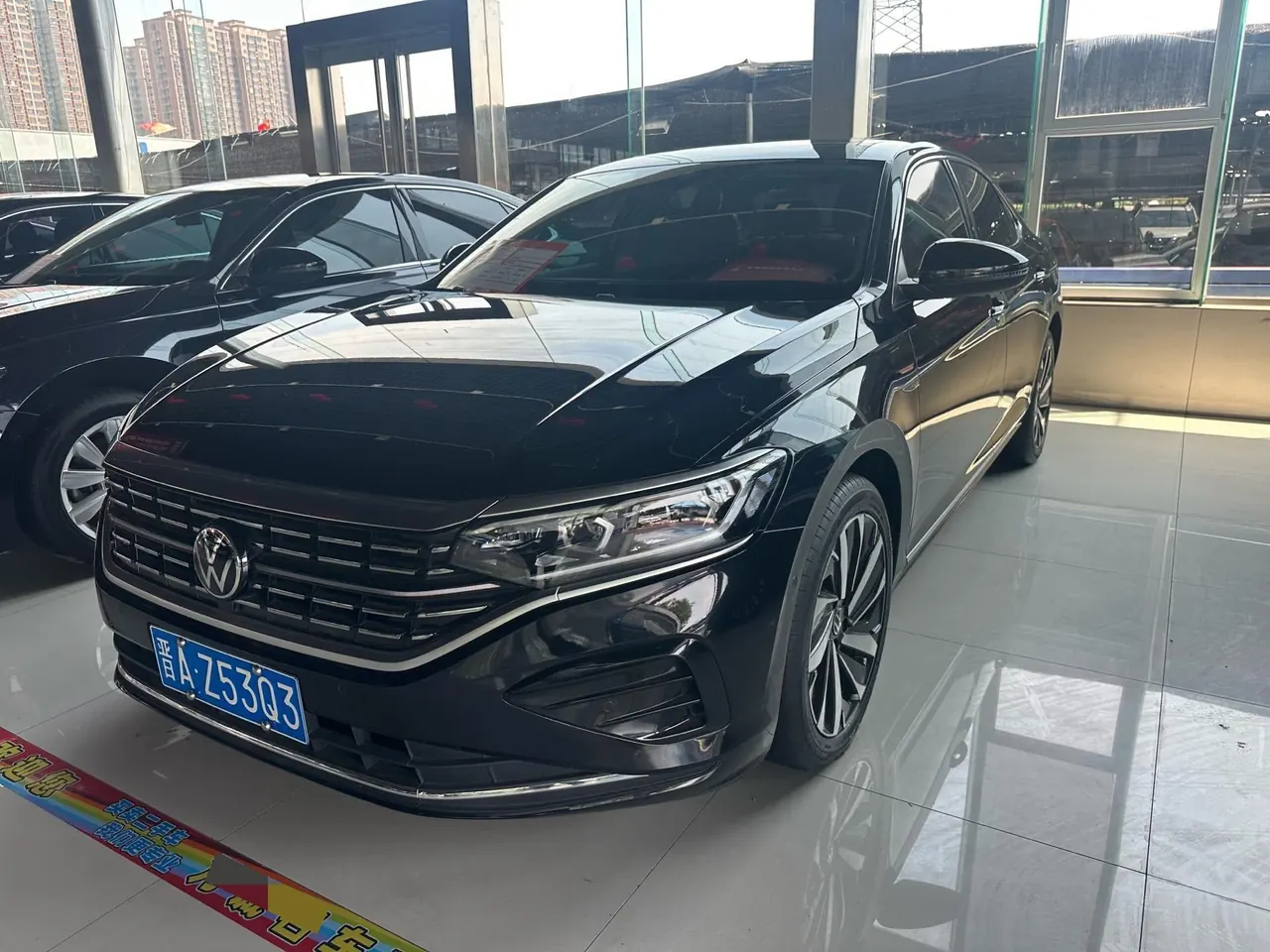 Volkswagen 2022 Passat 2.0TSI 330TSI Deluxe Edition Automatic - View 1