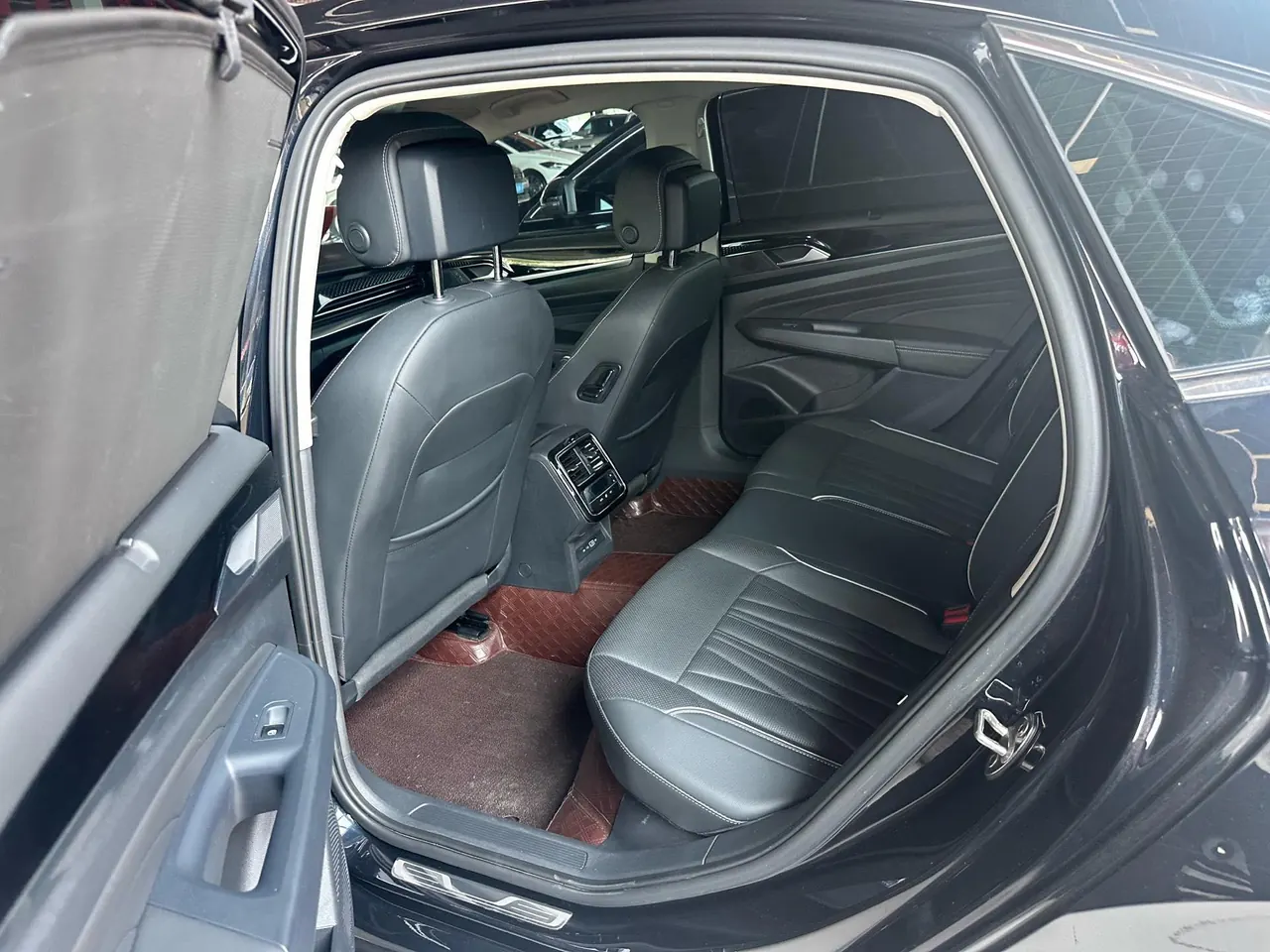 Volkswagen 2022 Passat 2.0TSI 330TSI Deluxe Edition Automatic 6