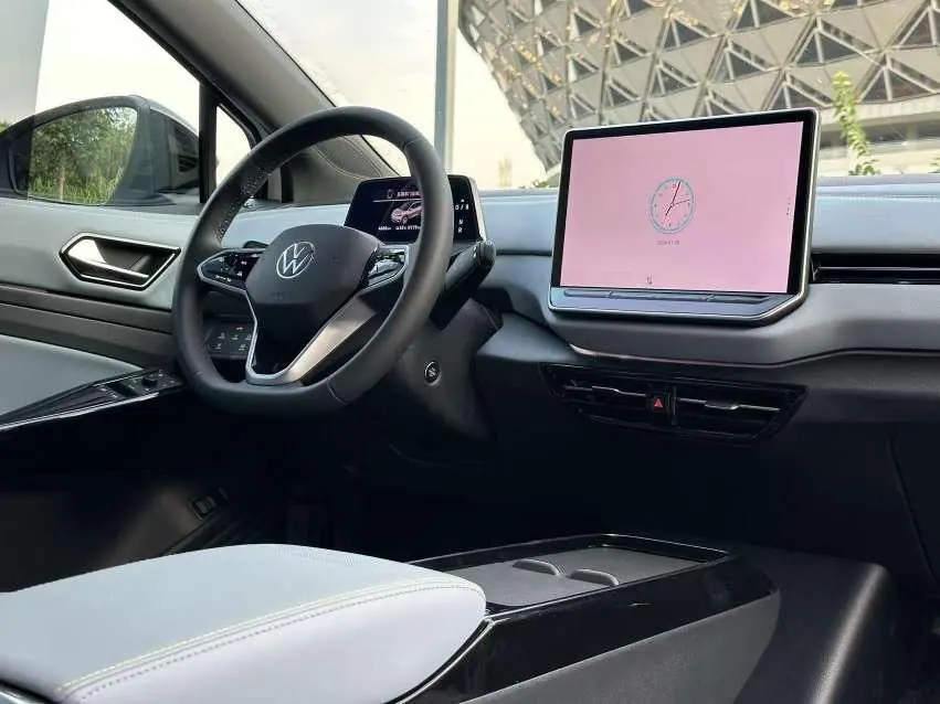 Volkswagen 2025 ID. 4 x Smart Model, Premium Version, Automatic Transmission 5