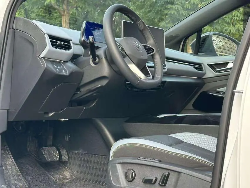 Volkswagen 2025 ID. 4 x Smart Model, Premium Version, Automatic Transmission 6