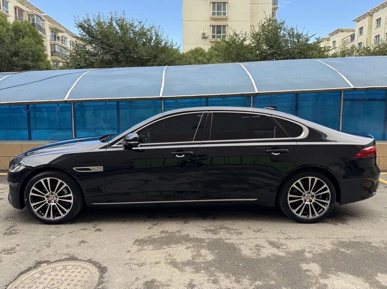 Jaguar 2023 XFL 2.0T P 12500.00g Drive Enjoy Deluxe Edition Automatic Gear 6
