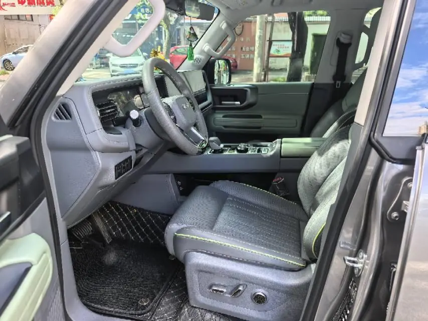 Beijing 2024 BJ40 2.0T City Hunter Edition Chivalrous Automatic Gear 9