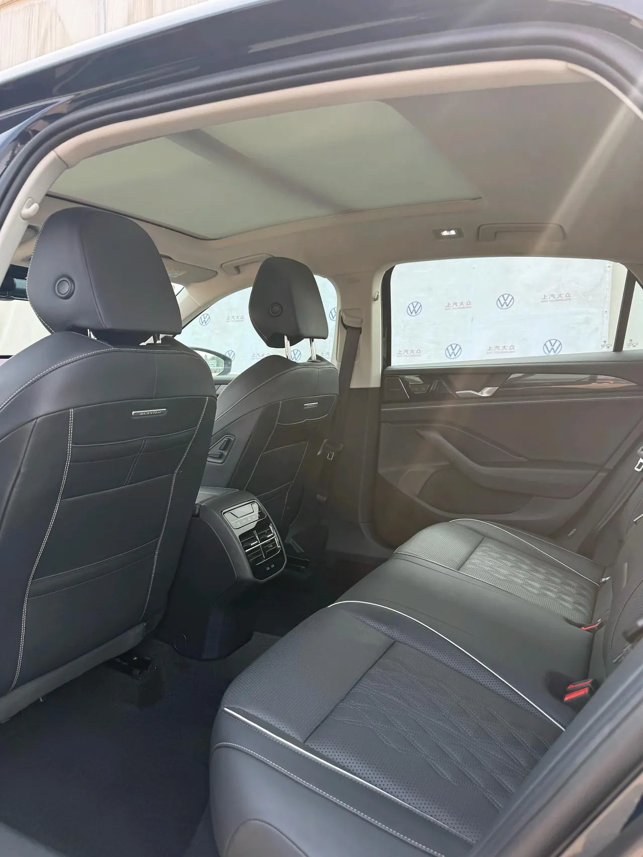 Volkswagen 2024 Magotan 2.0TSI 380TSI Extreme Edition Automatic 10